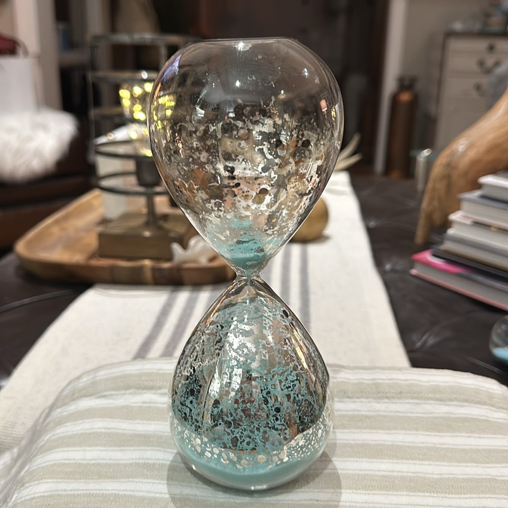 Pier 1 Imports Vintage Hourglass Set w/Aqua Sand & Silver Tone Accents, Like New - Picture 6 of 16